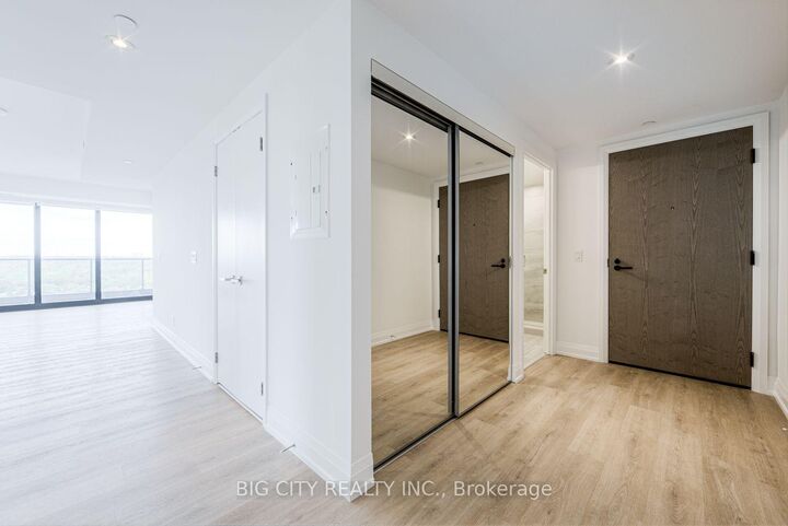 Property Photo:  36 Brentcliffe Road 1305  ON M4G 0E1 