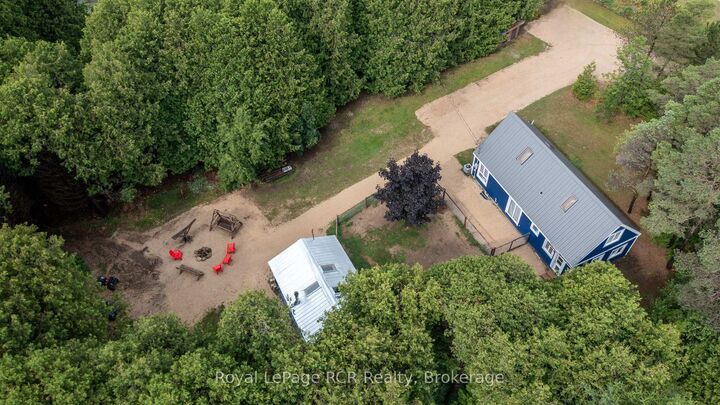 Property Photo:  121 Collingwood Street  ON N0C 1E0 
