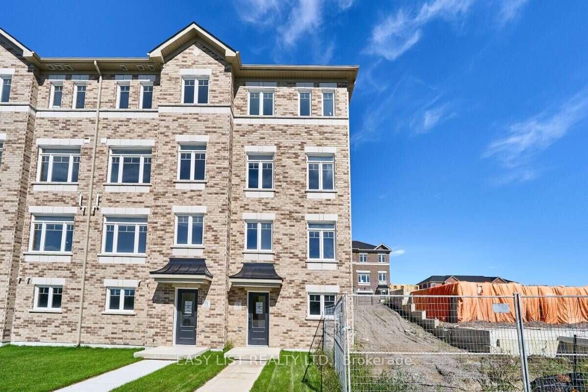 Property Photo:  75 Addyman Crescent  ON L1B 0X4 
