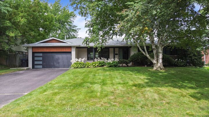 Property Photo:  1357 Saginaw Crescent  ON L5H 1X4 