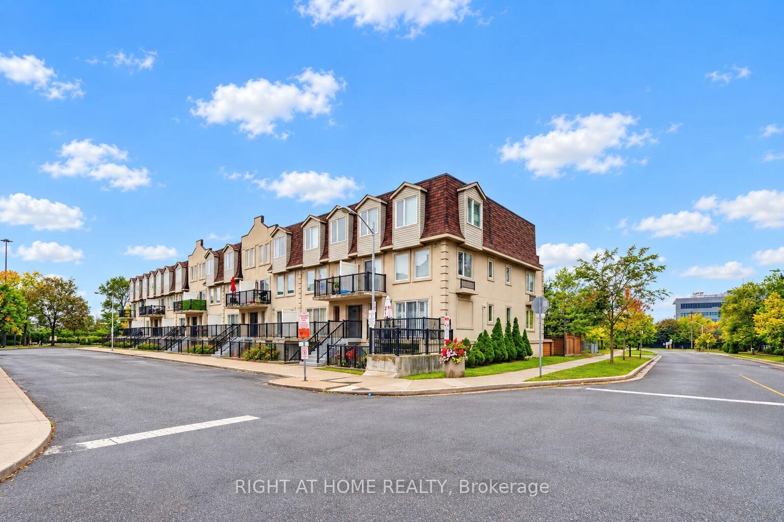 Property Photo:  55 George Appleton Way 2095  ON M3M 0A2 