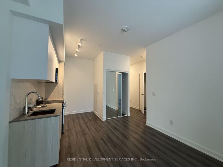 Property Photo:  65 Mutual Street 202  ON M5B 0E5 