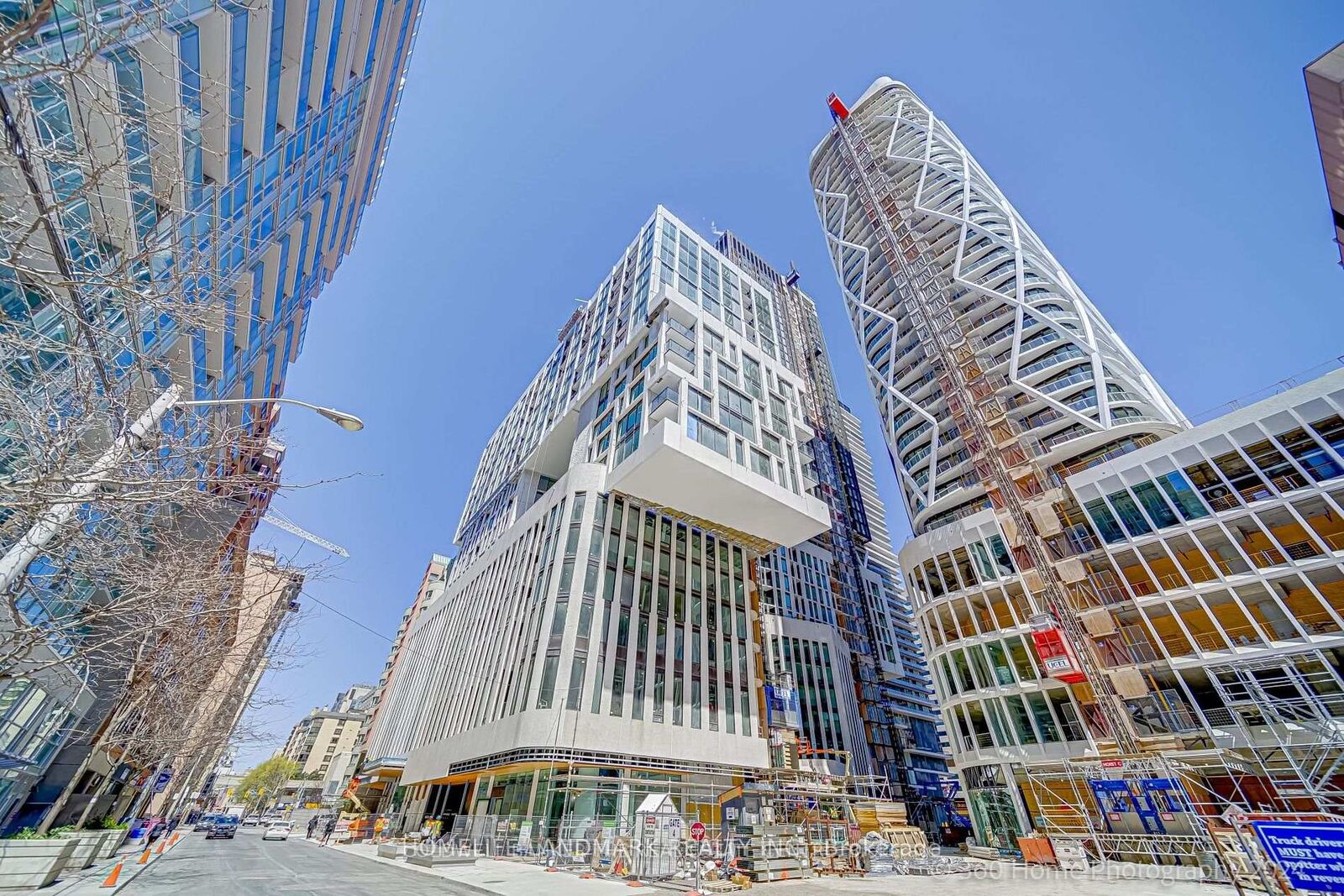 Property Photo:  238 Simcoe Street 2603  ON M5T 3B9 