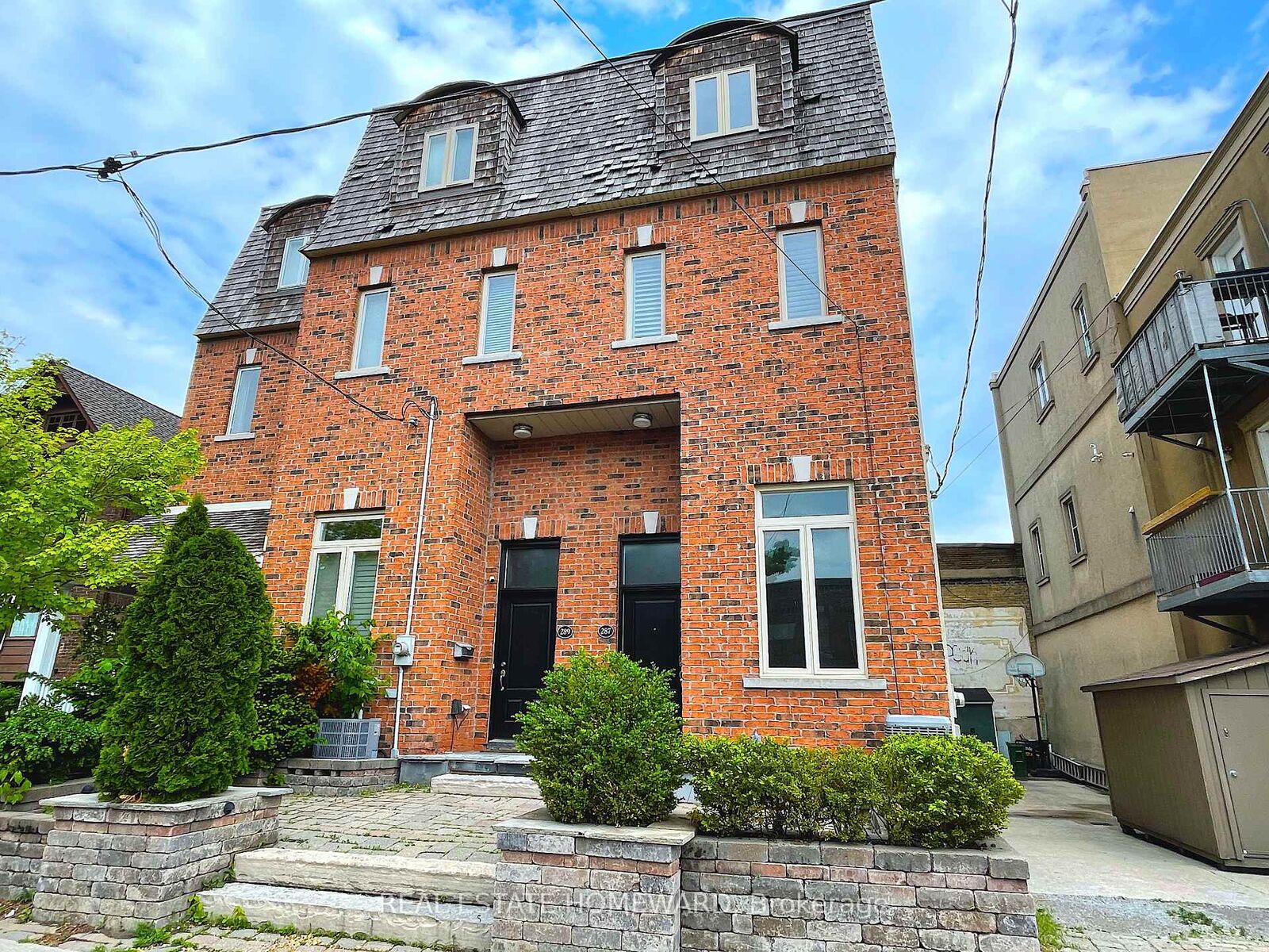 Property Photo:  287 Kingswood Road  ON M4E 3N8 
