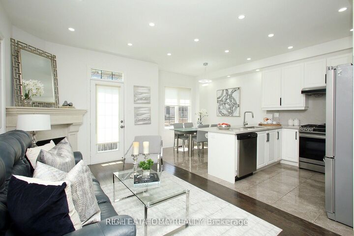 Property Photo:  25 Sibella Way  ON L4H 3V6 