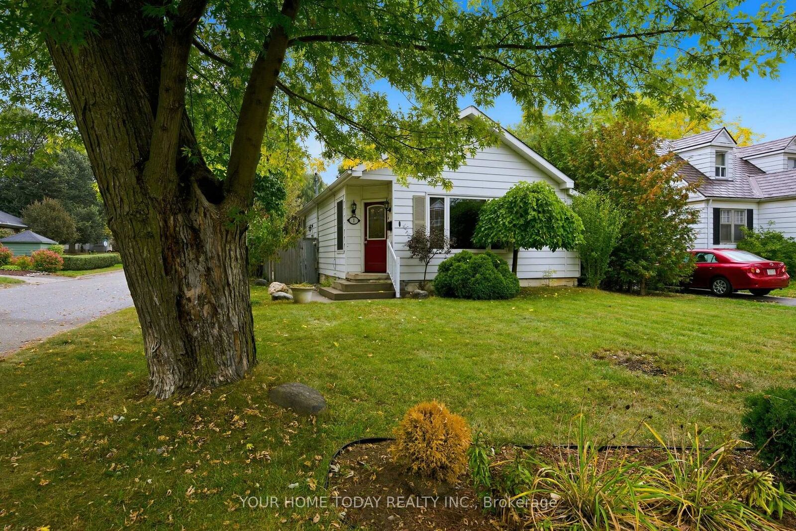 Property Photo:  1 Ostrander Boulevard  ON L7G 1Z2 