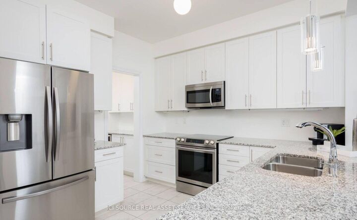 Property Photo:  137 Allegranza Avenue  ON L4H 4S1 