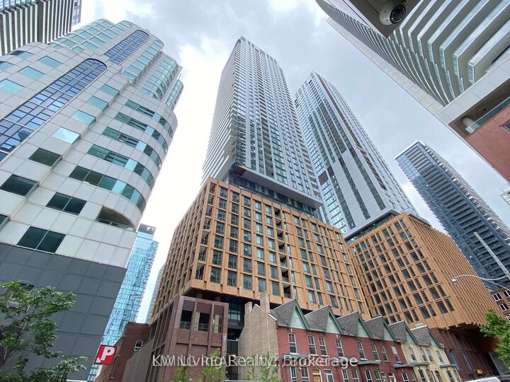 Property Photo:  8 Widmer Street 4211  ON M5V 0W6 