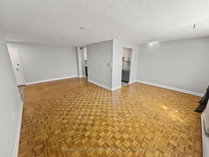 Property Photo:  199 Hillcroft Street 141  ON L1G 2L7 