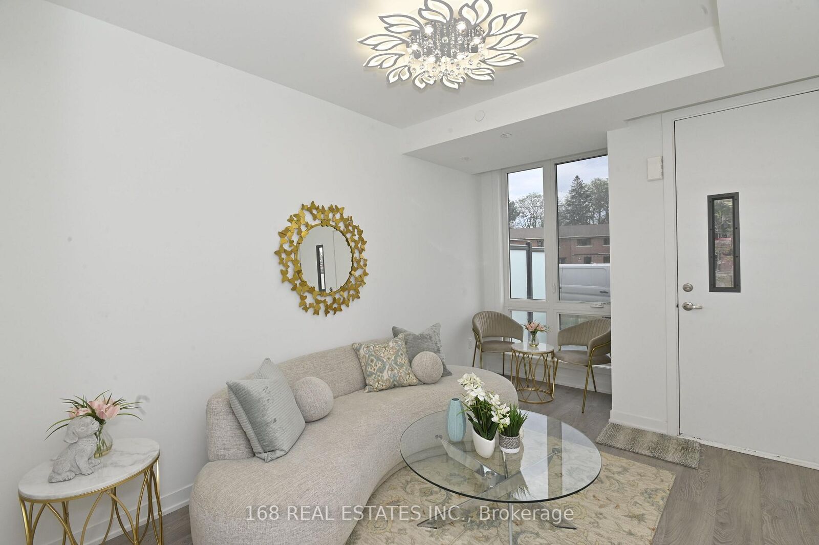 Property Photo:  20 Turtle Island Rd, Toronto, Ontario Road  ON M6A 0G2 