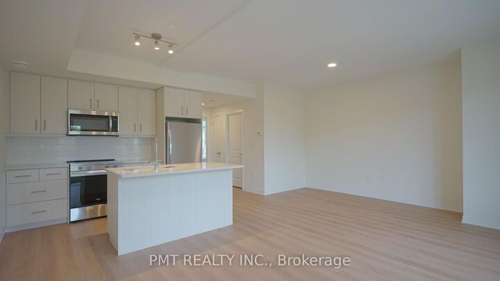 Property Photo:  737 Front Royal Street 5  ON L4Y 0G6 