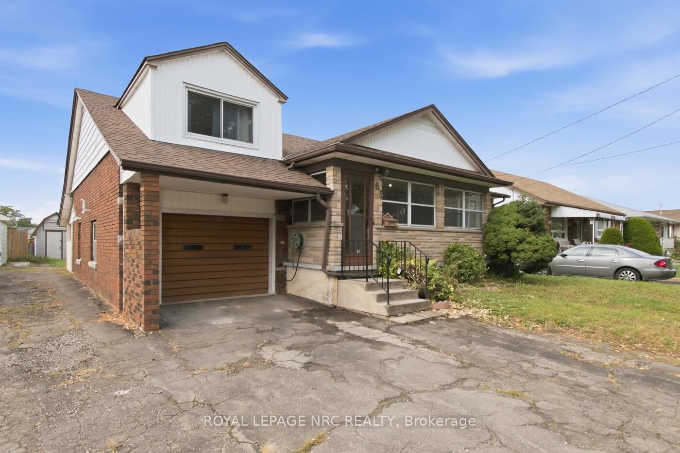 Property Photo:  65 Golden Boulevard W  ON L3B 1H5 