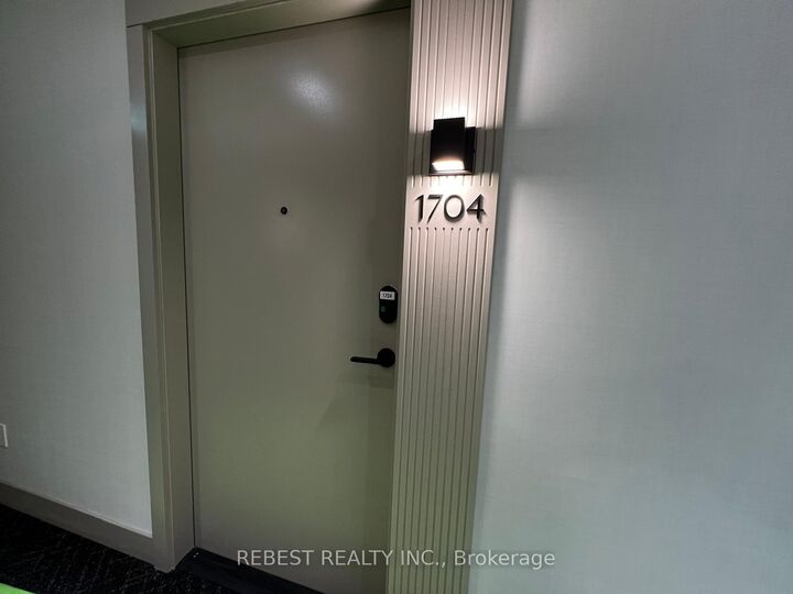 Property Photo:  209 Steeles Avenue W 1704  ON L6Y 0B5 