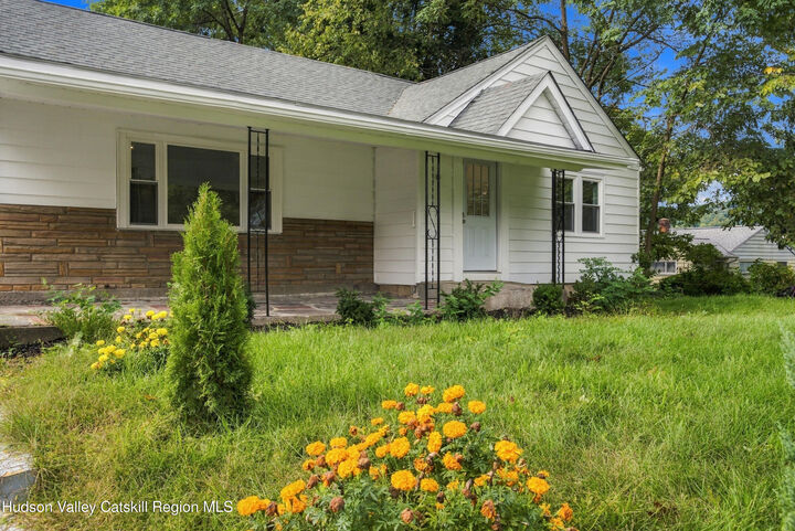 Property Photo:  3 Hilltop  NY 12553 