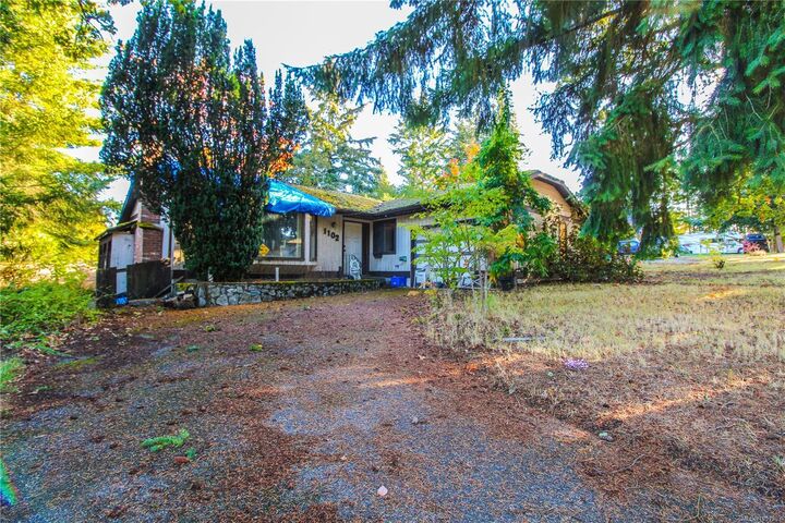 Property Photo:  1102 Marchant Rd  BC V8M 1G1 