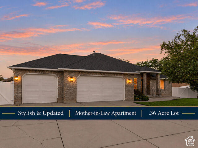 Property Photo: 9422 S Spring Willow Cir UT 84095