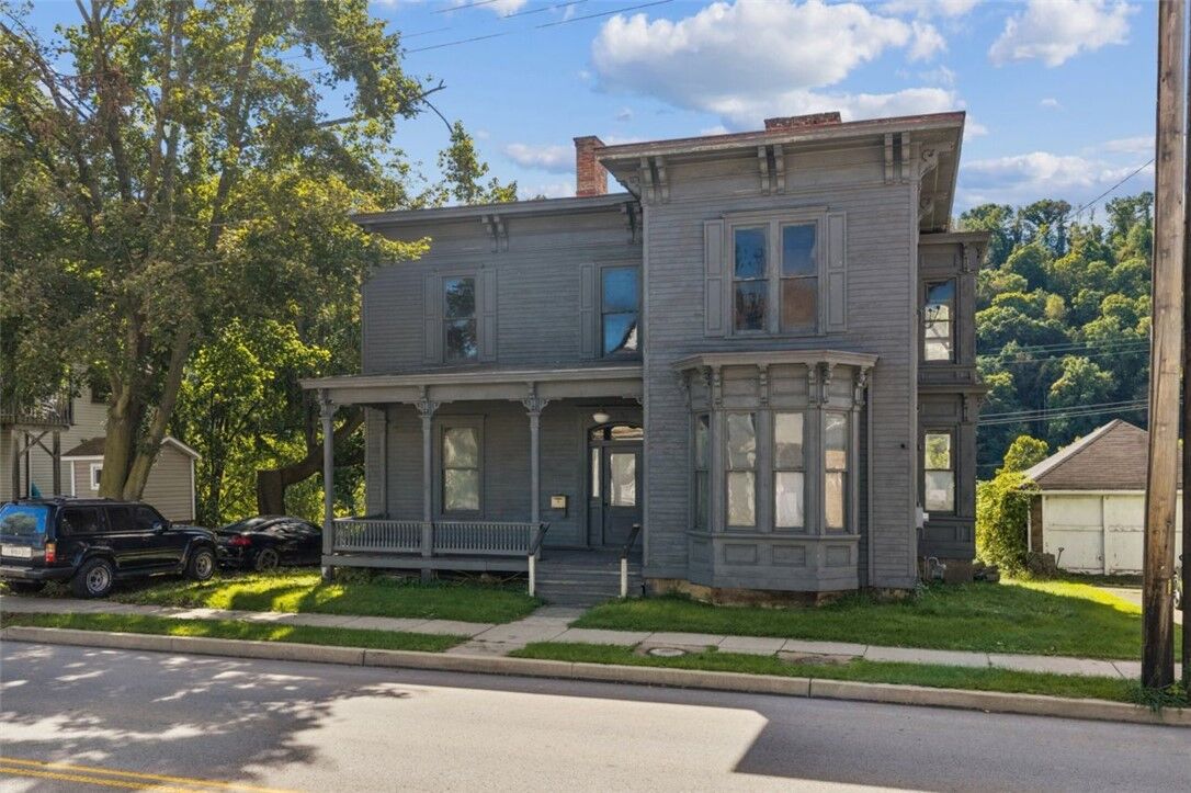 Property Photo: 1324 3rd Ave PA 15066