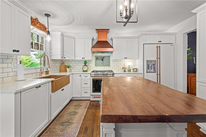 Property Photo:  1009 Fieldstone Drive  PA 15317 