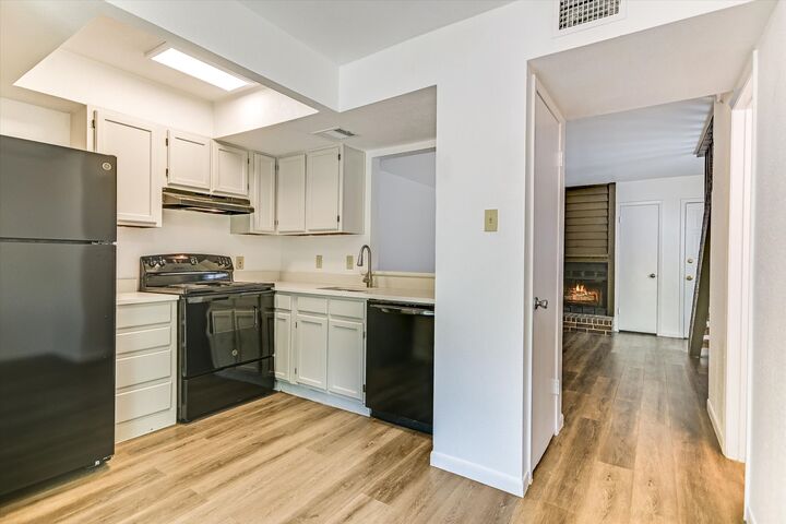 Property Photo: 430 Chisholm Valley Drive TX 78681