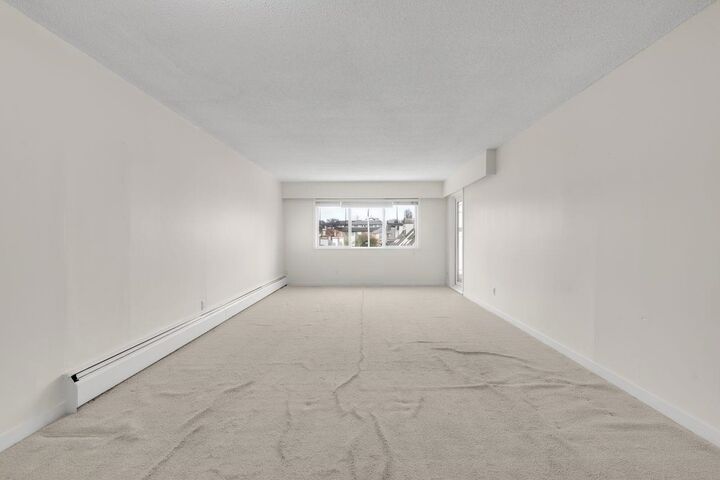 Property Photo:  6420 Buswell Street 212  BC V6Y 2E9 