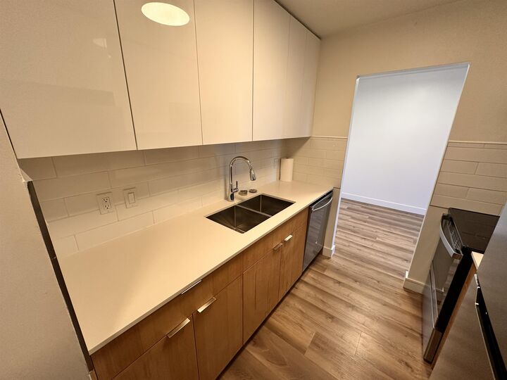 Property Photo:  4200 Mayberry Street 606  BC V5H 4A7 