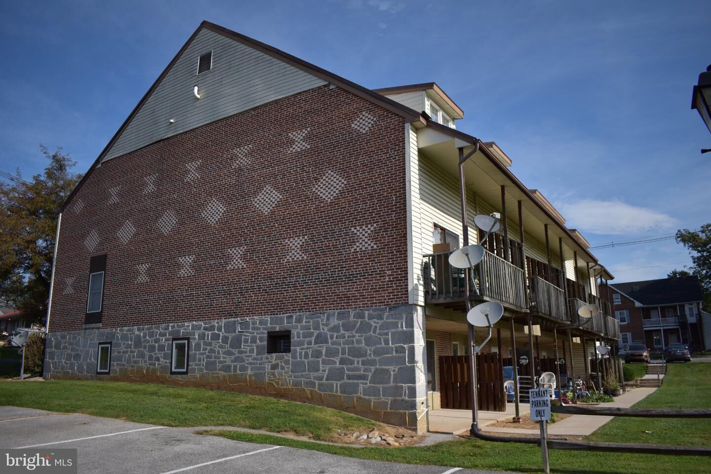 Property Photo:  1121 Stanley Avenue 1  PA 17201 