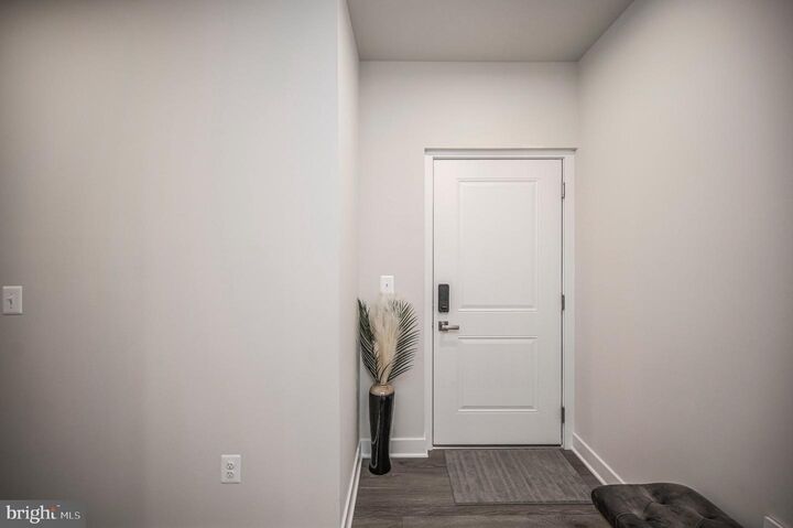 Property Photo:  1611 Potomac Shores Parkway 402  VA 22026 