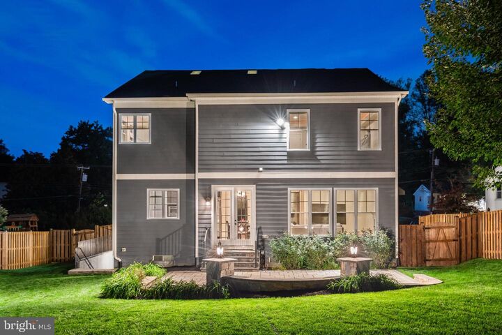 Property Photo:  1404 Cottage Street SW  VA 22180 