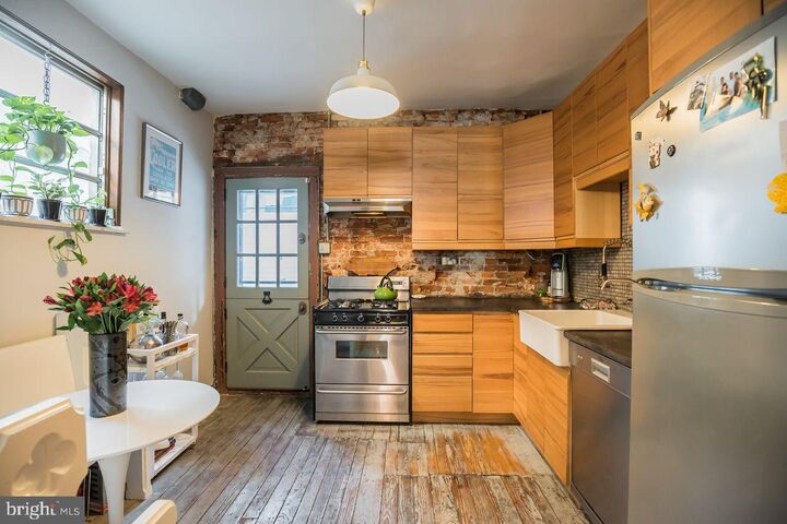 Property Photo: 1609 S Rosewood Street PA 19145