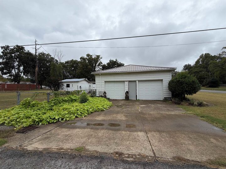 Property Photo: 403 E Main AR 72366