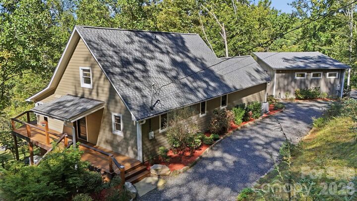 Property Photo:  2711 Rabbit Hop Road  NC 28777 