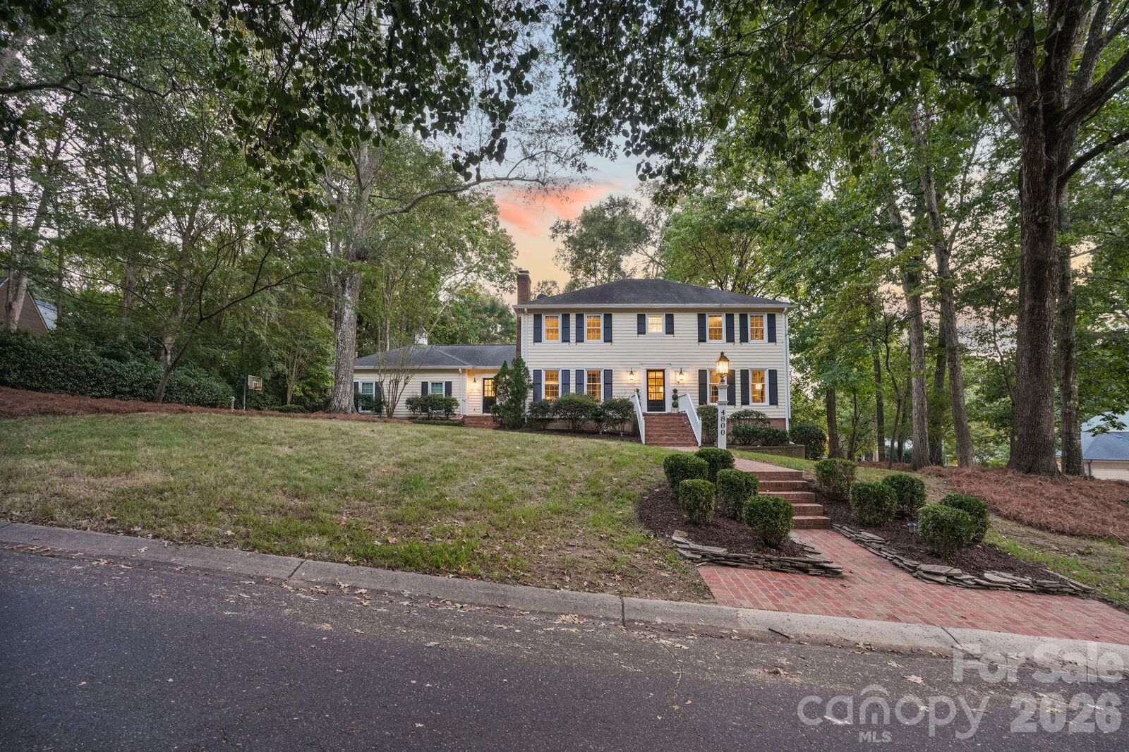 Property Photo:  4800 Rockview Court  NC 28226 
