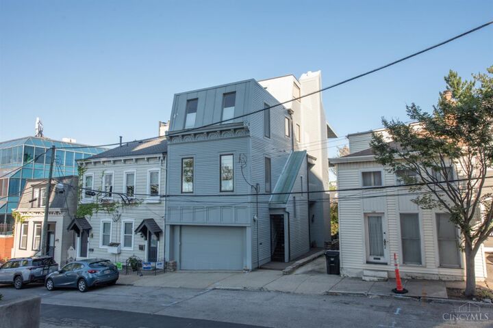 Property Photo:  1104 Saint Paul Place  OH 45202 