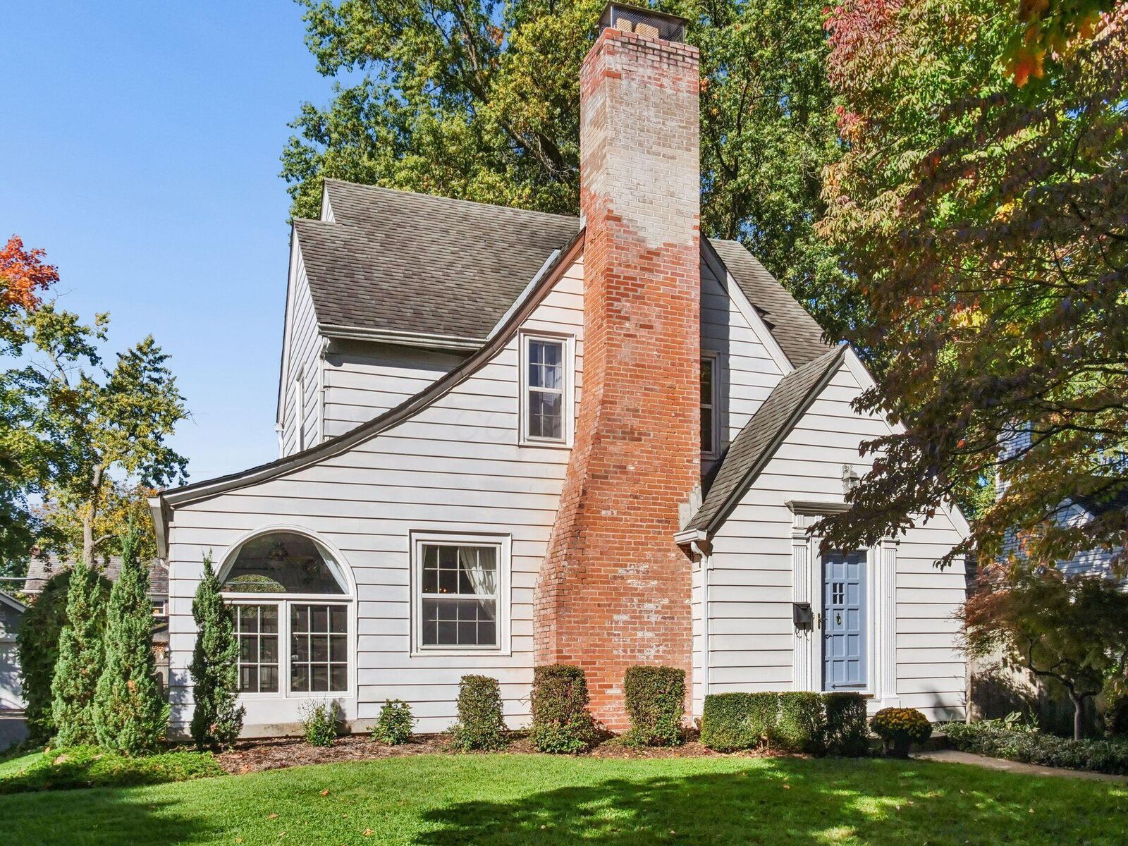 Property Photo: 223 N Remington Road OH 43209
