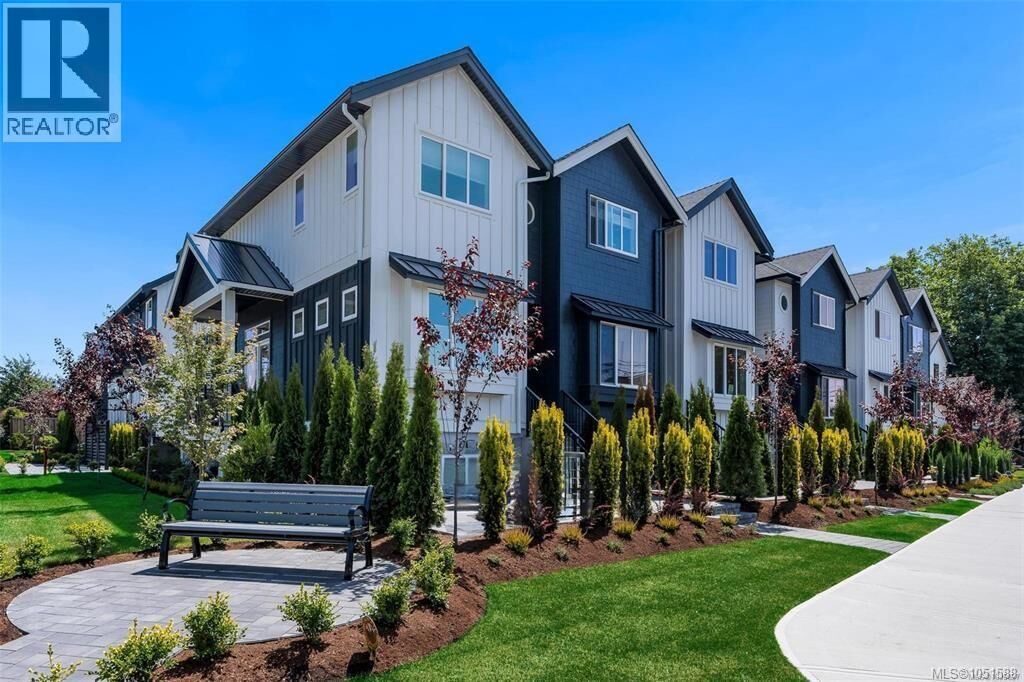 Property Photo:  10145 Fifth Street 7  BC V8L 0E4 
