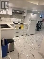 Property Photo:  125 Maitland Street St  ON M4Y 1E5 