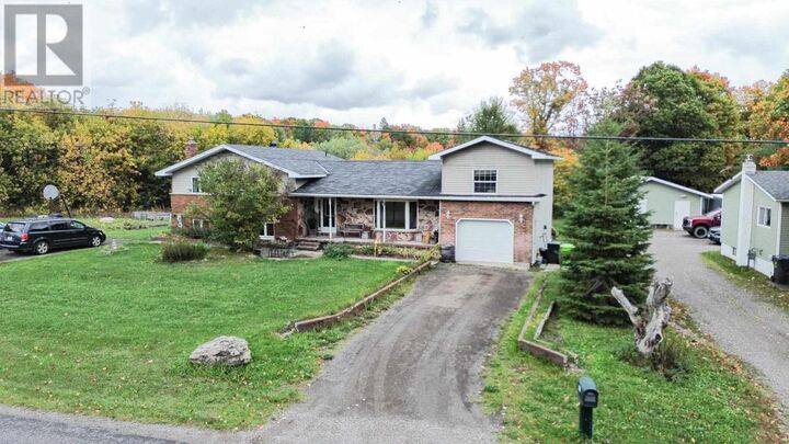 Photo de la propriété:  480 Moss Rd  ON P6A 5K8 