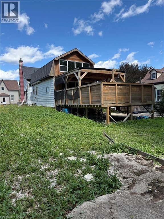 Property Photo:  720 Main Street West  ON N4W 1B1 