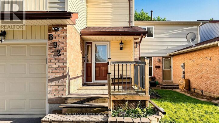 Property Photo:  892 Gentry Crescent  ON L1K 1L8 