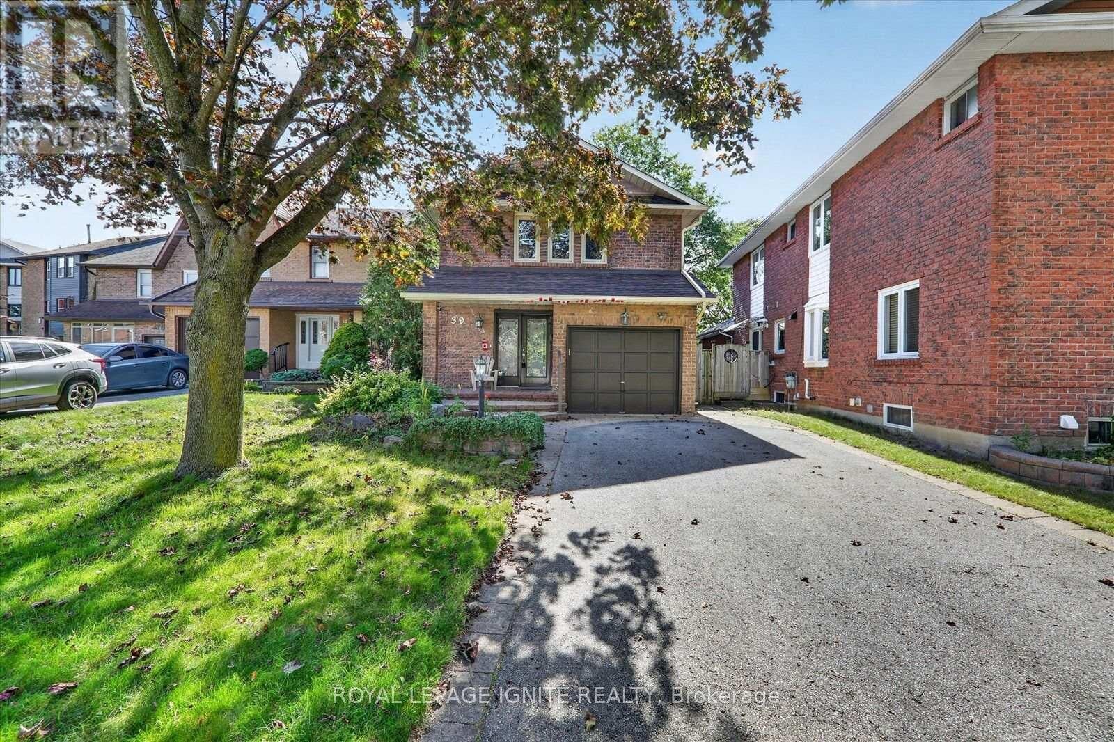 Property Photo:  39 Longfellow Court  ON L1N 6V7 