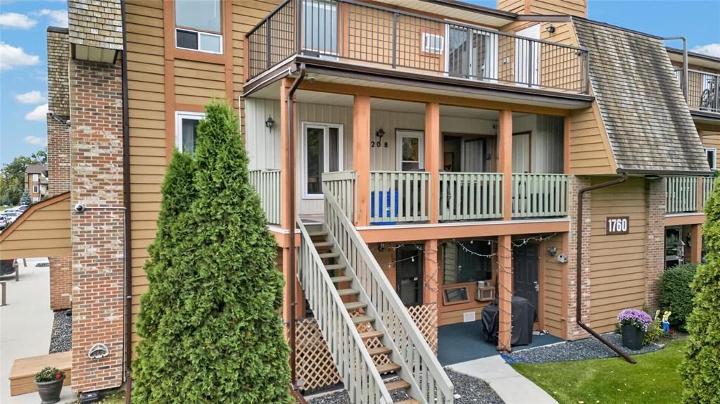 Property Photo:  1760 Henderson Highway  MB R2G 3H2 