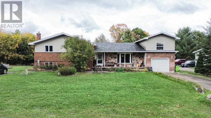 Property Photo: 480 Moss Rd ON P6A 5K8