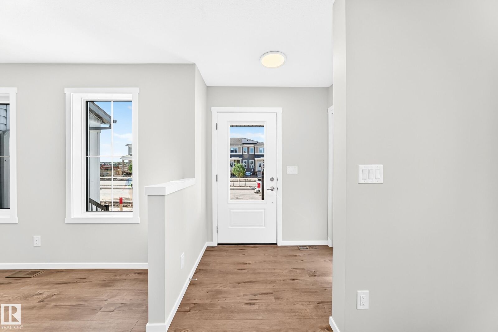Property Photo:  1089 Hearthstone Boulevard  AB T8H 3B3 