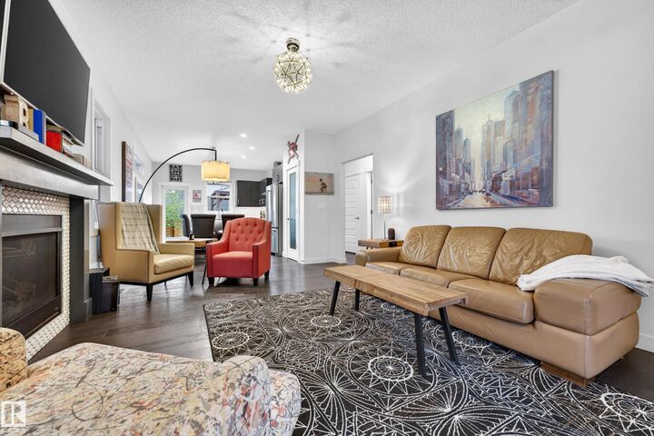 Property Photo:  23 Red Fox Way  AB T8N 7T6 