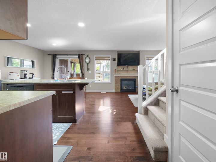 Property Photo:  1692 Cunningham Way SW  AB T6W 0W5 