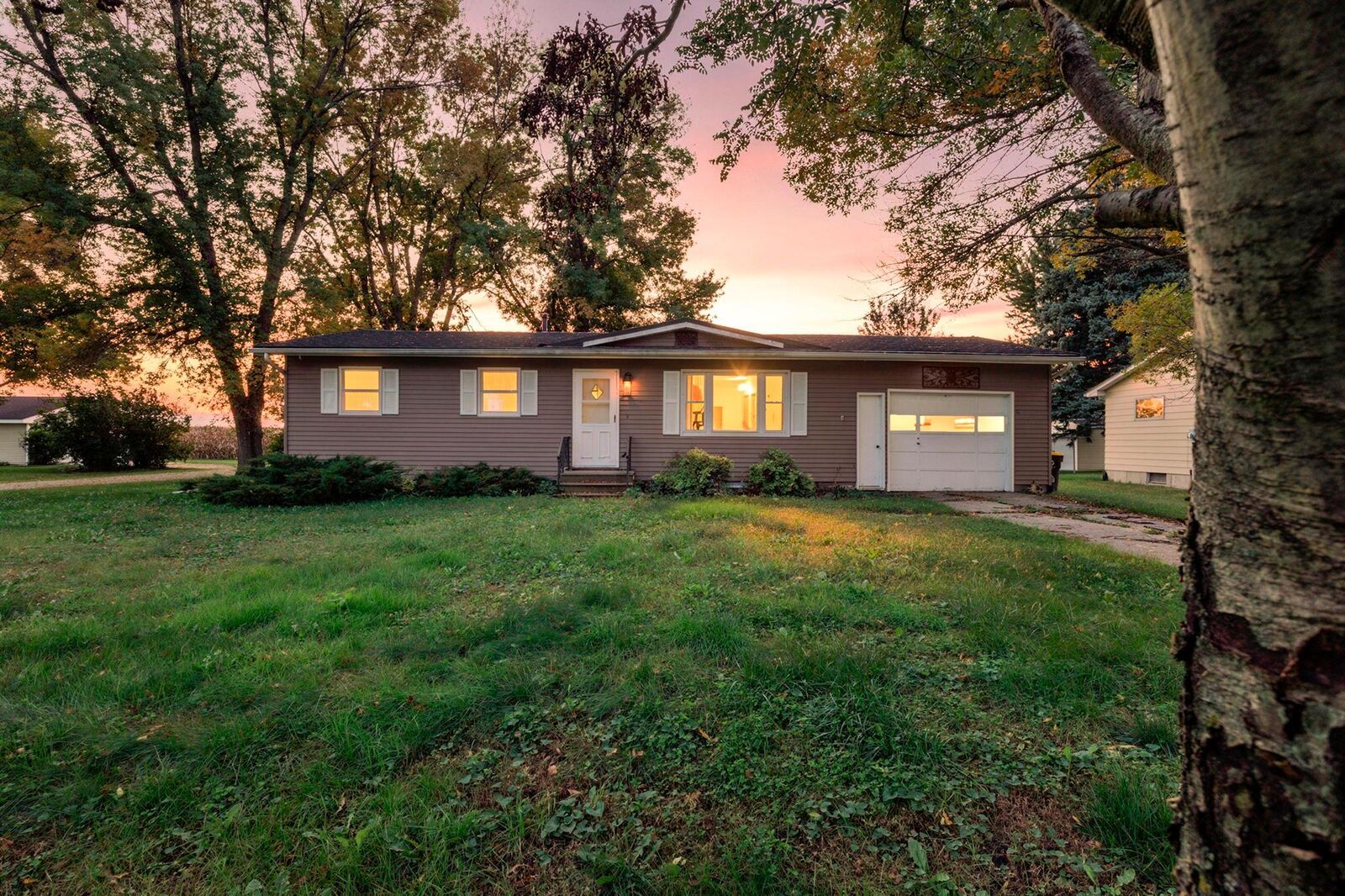 Property Photo:  90 10th Street SE  MN 56097 