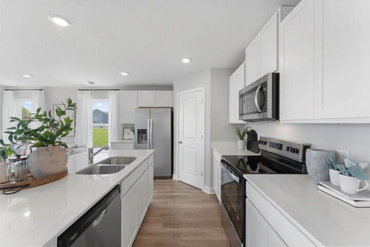 Property Photo:  944 Stone Creek Drive  MN 55352 