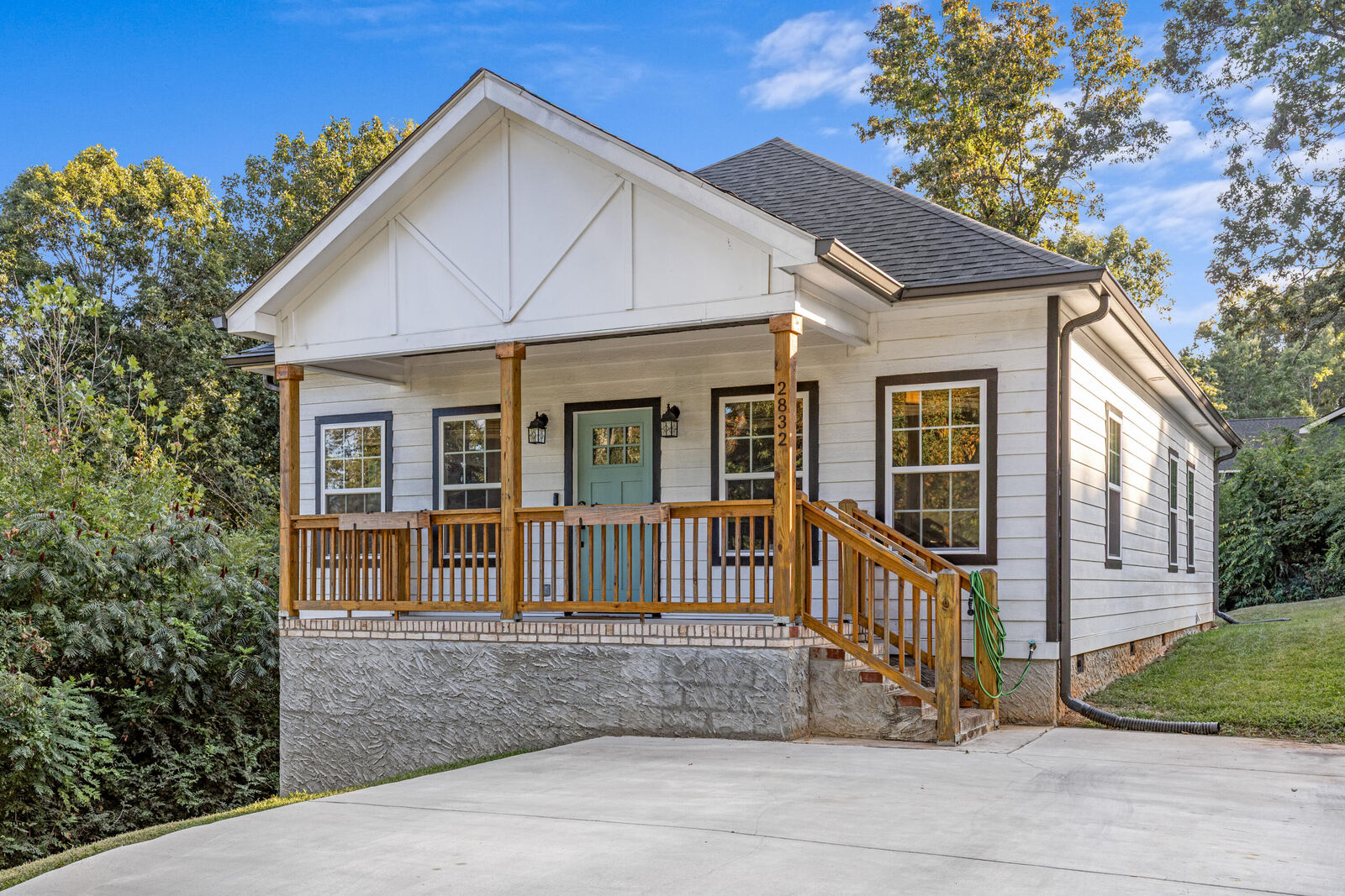 Property Photo:  2832 Ridgemont Drive  TN 37404 