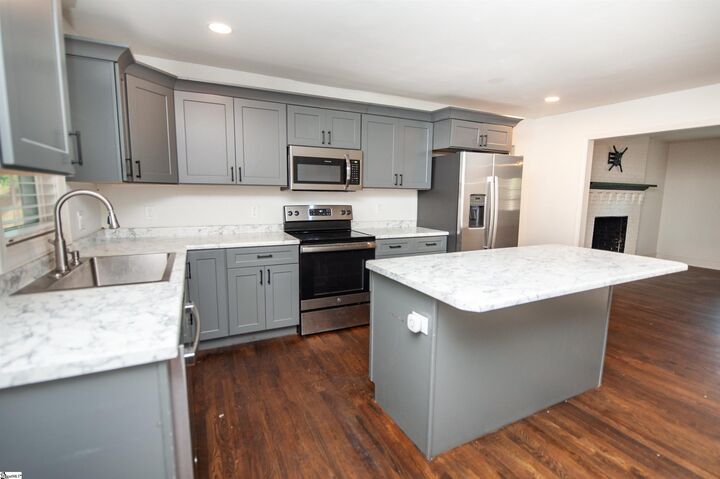 Property Photo:  264 Fairforest Road  SC 29301 