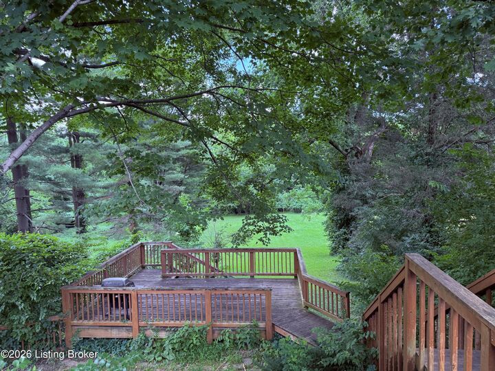 Property Photo: 615 Rymer Way KY 40223